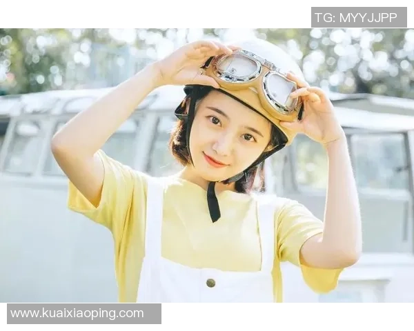 时尚运动风女生足球上衣推荐让你在球场上尽显活力与魅力